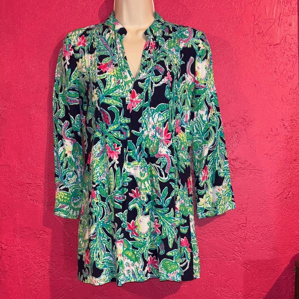 Lilly Pulitzer Sarasota Pintuck tunic in bright Trunk Show floral print. Sz XXS.